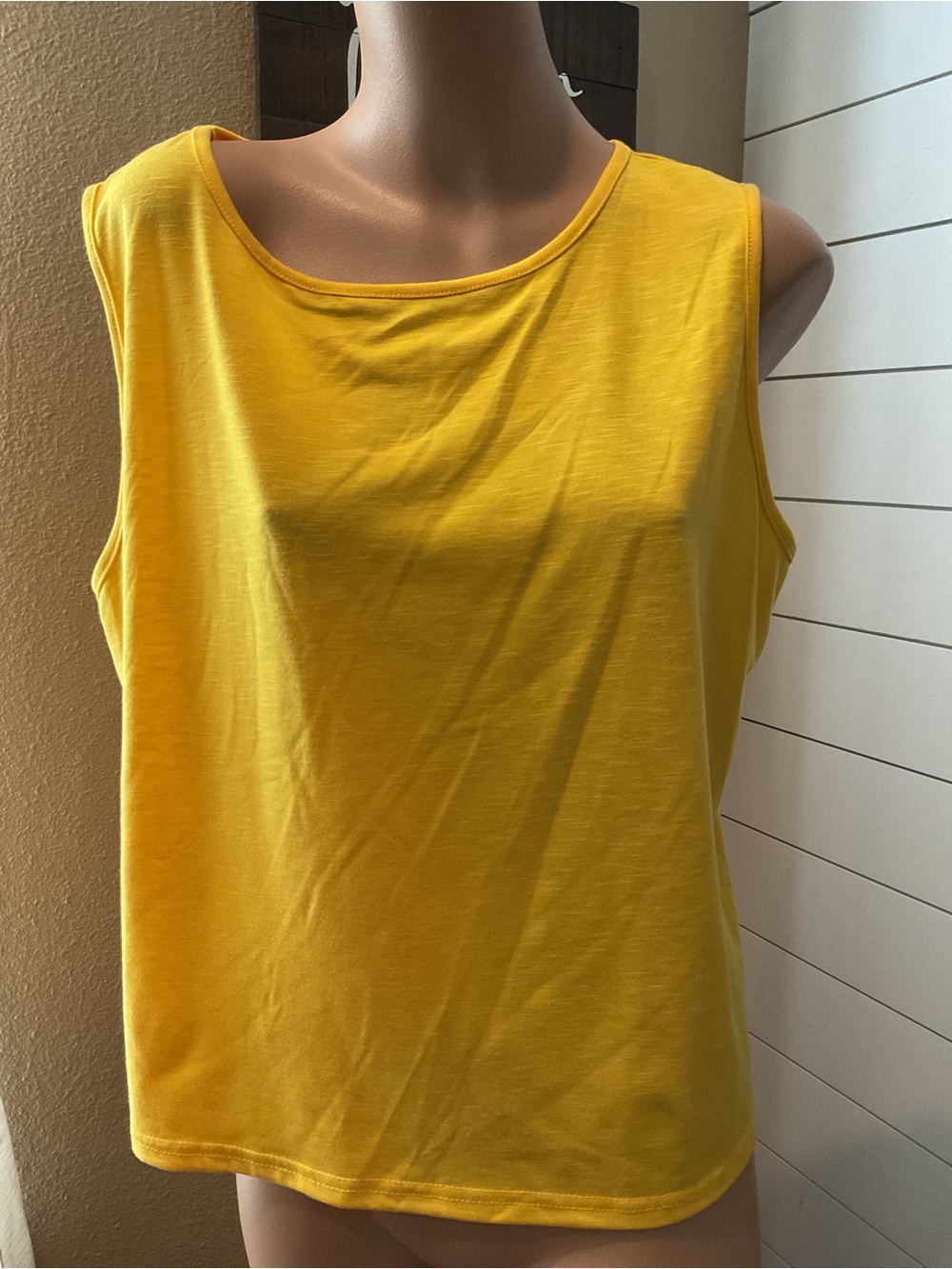 Women’s Bright Yellow Tank Sleeveless Top Size XXL NWT